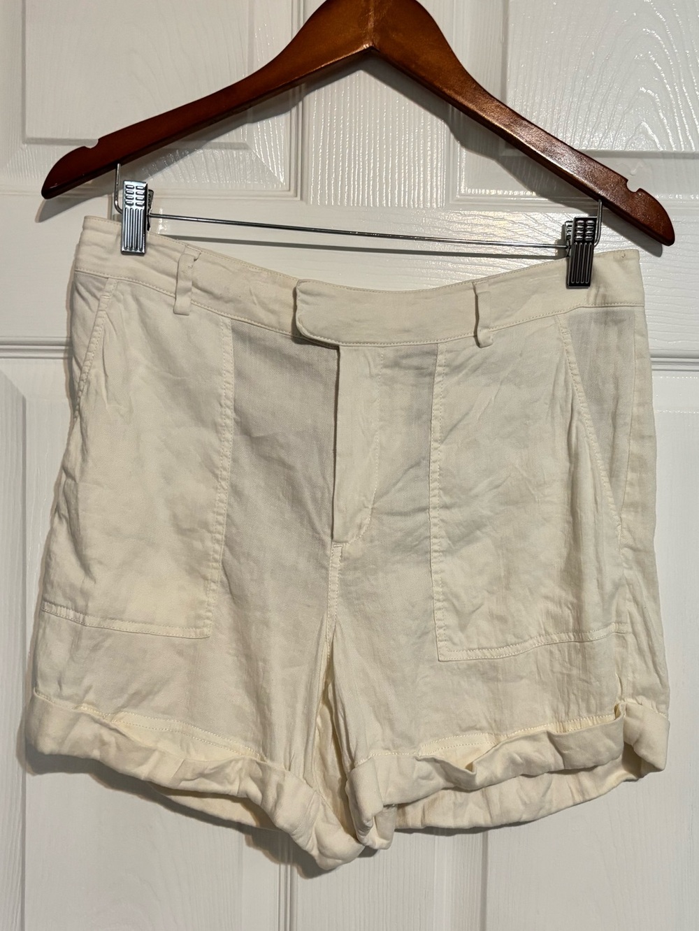 Vince Cream Linen-Blend Roll Cuff Shorts 10